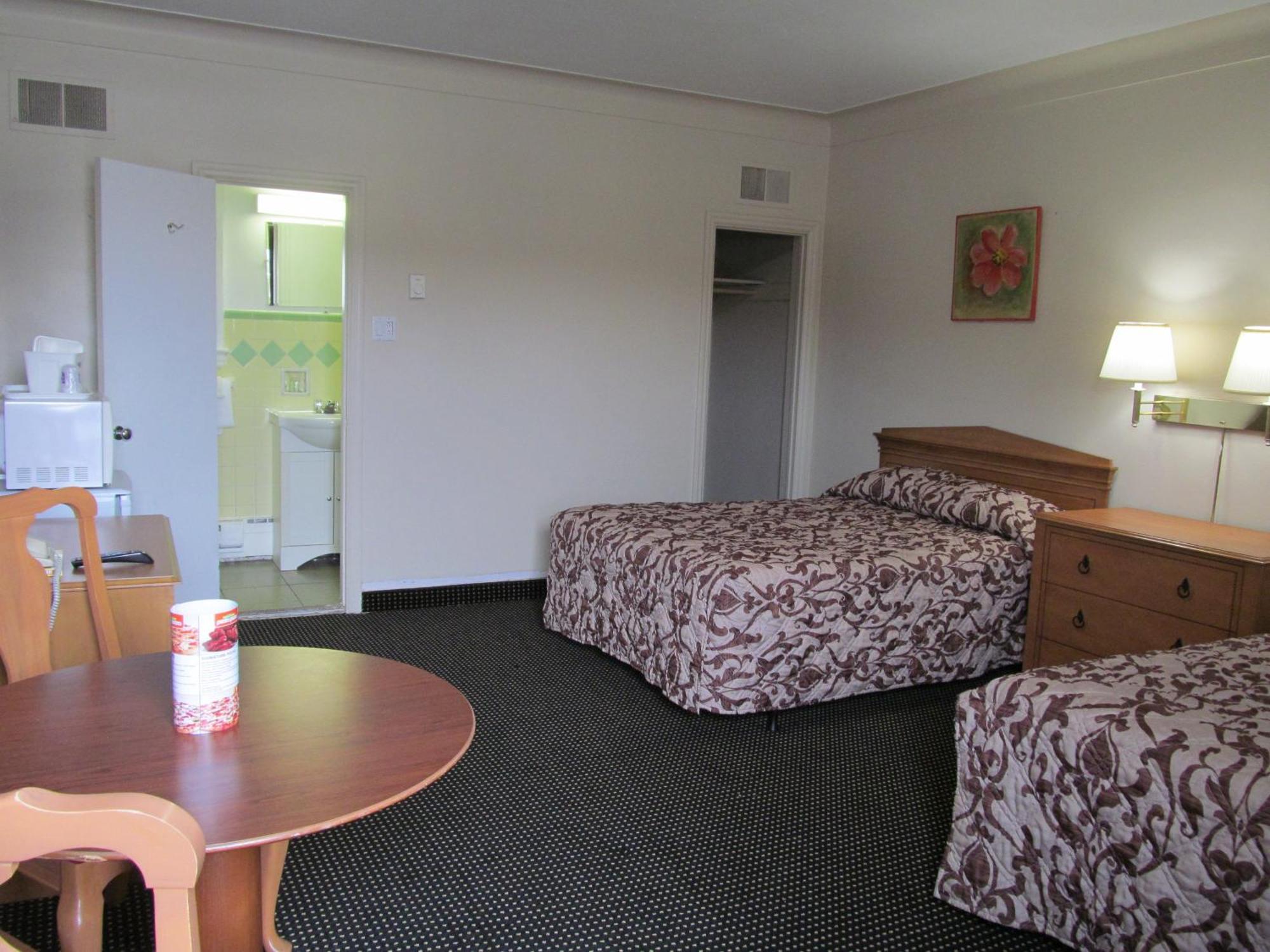 Knights Inn London Ontario Экстерьер фото